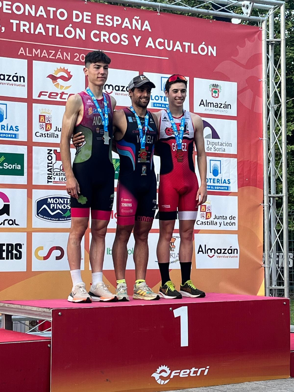 Grandes resultados de los triatletas navarros en los nacionales de acuathlon, duatl&oacute;n cross y triatl&oacute;n cross en Almaz&aacute;n